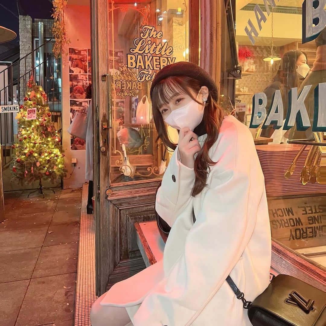 星野麻里愛さんのインスタグラム写真 - (星野麻里愛Instagram)「今日ほんとに寒かった🥹 このあいだ行ったcafe可愛かったの◡̈♥︎  #東京カフェ#東京cafe #原宿cafe#thelittlebakerytokyo」12月23日 22時42分 - maria.pink28