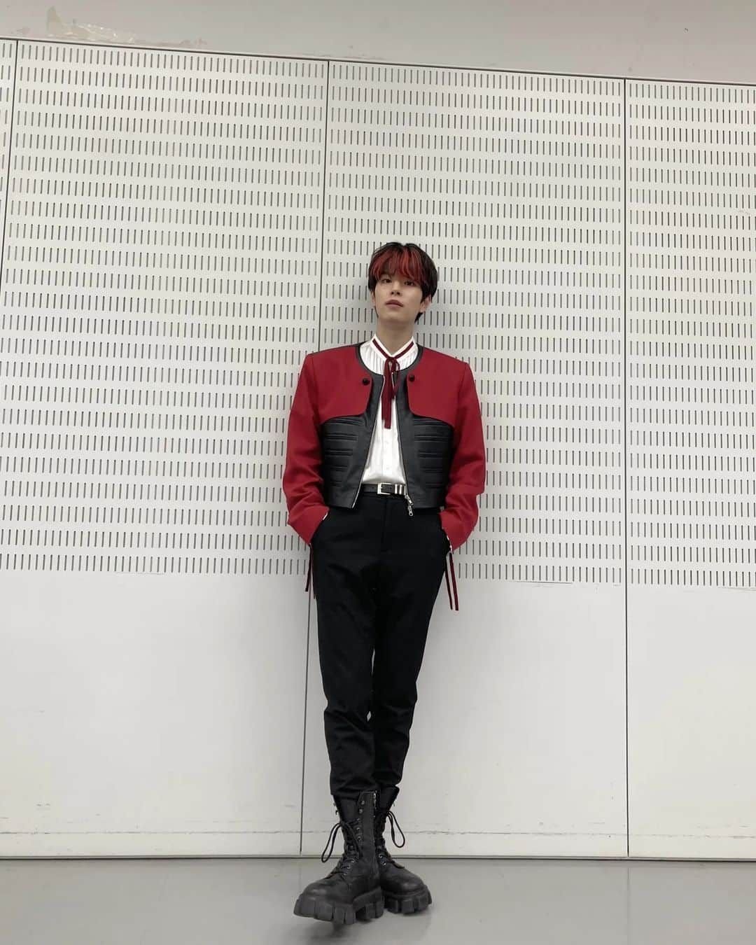 Stray Kidsさんのインスタグラム写真 - (Stray KidsInstagram)「🎄🎄🎄  #승스타그램 #MUSICSTATION」12月23日 23時31分 - realstraykids