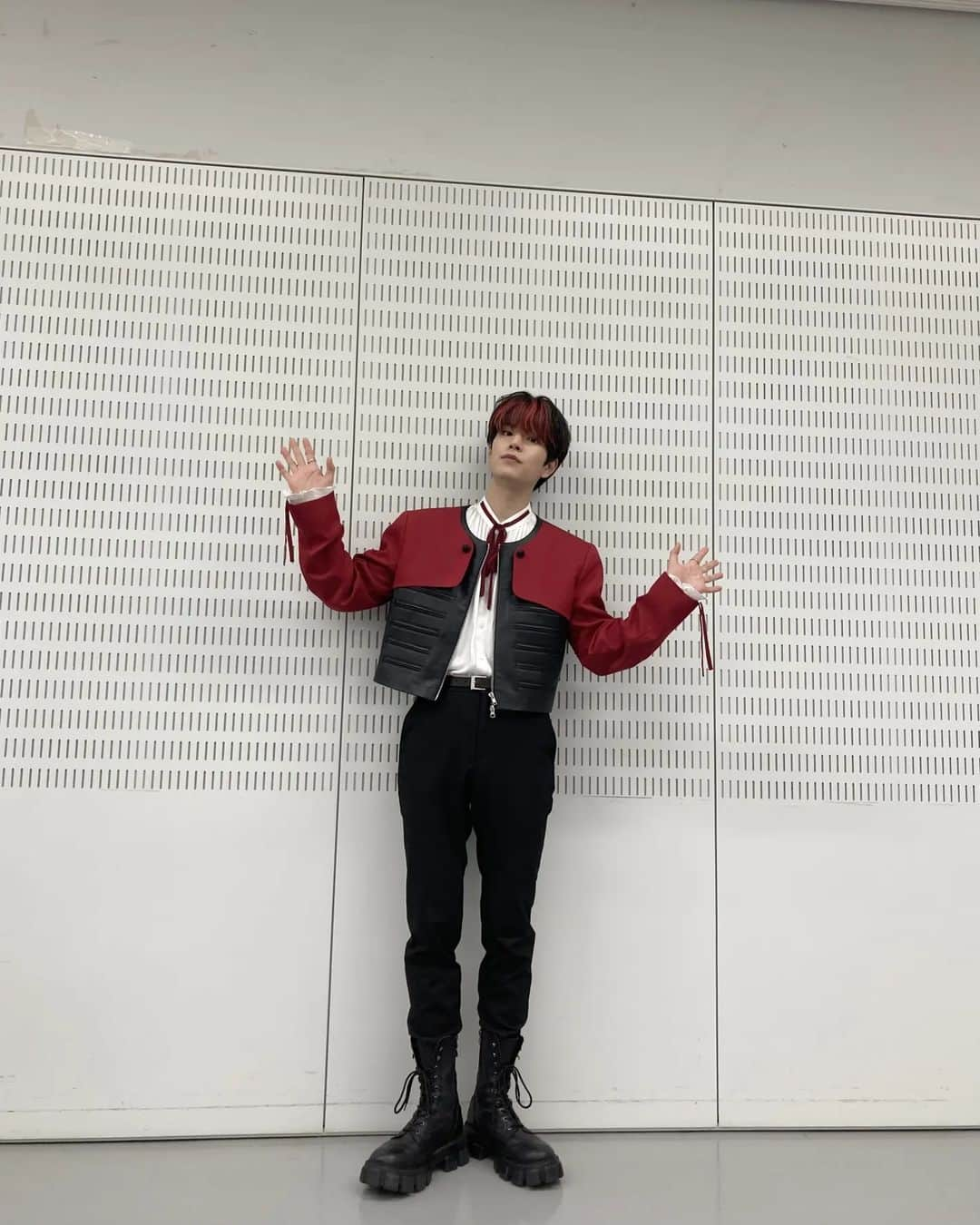 Stray Kidsさんのインスタグラム写真 - (Stray KidsInstagram)「🎄🎄🎄  #승스타그램 #MUSICSTATION」12月23日 23時31分 - realstraykids