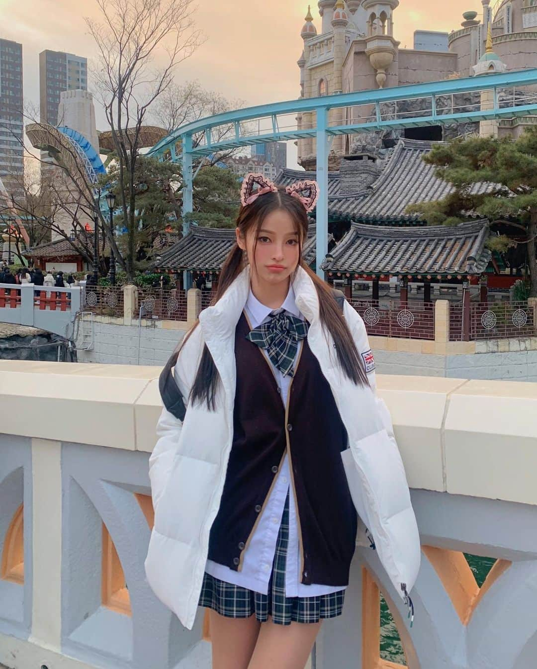 カン・ギョンミンさんのインスタグラム写真 - (カン・ギョンミンInstagram)「🎠마음만은 19살, 현실은 29..💗✨」12月23日 23時41分 - kkmmmkk