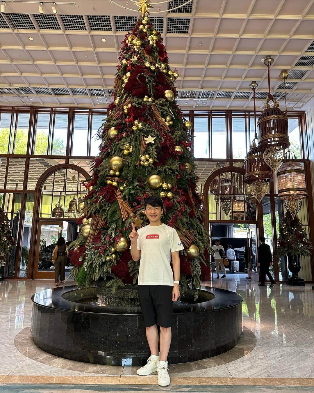 熊谷正寿さんのインスタグラム写真 - (熊谷正寿Instagram)「帰国なう。皆さま  素敵なクリスマスを！  Happy Holidays from GMO Internet Group.  We wish you a joyful holiday season!  #クリスマス  #xmas」12月24日 1時33分 - masatoshi_kumagai