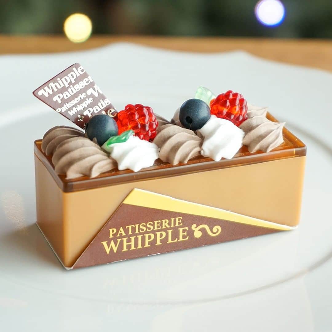 アクアビーズ公式さんのインスタグラム写真 - (アクアビーズ公式Instagram)「ホイップるでクリスマスパーティー✨  豪華なチョコケーキやツリー型のかわいいケーキを作ってみました🎂 かわいいクマさんのマカロンがポイントです♪  ※「ホイップる」は実際に食べることはできません。  #ホイップる #whipple #フェイクスイーツ #パティシエ #スイーツデコ #ケーキ #クリスマスケーキ #おうち時間 #クリスマス #クリスマスツリー #christmas #happyholidays」12月24日 11時00分 - epoch1958_jp