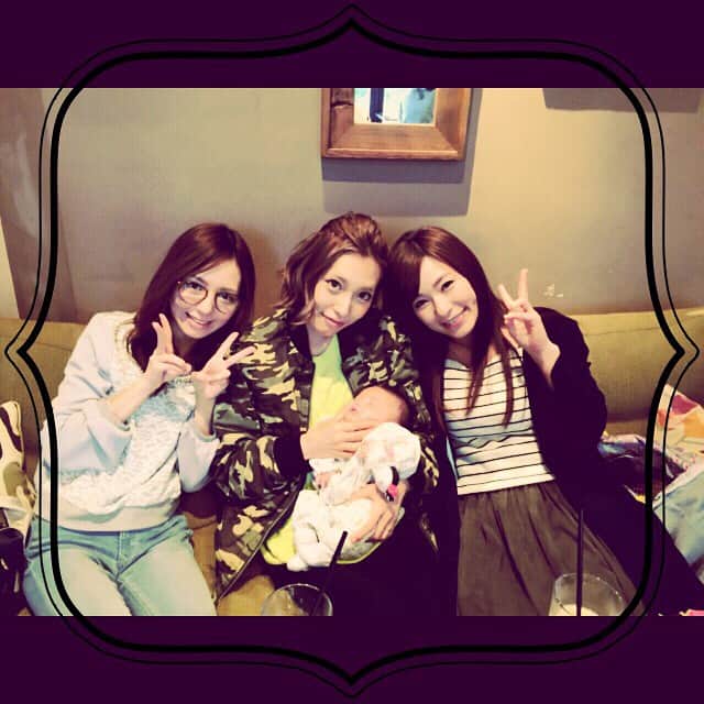 希志あいののインスタグラム：「Ena's baby♡♡♡ so cuuuute♡♡ えなちゃんのベイビー♡」