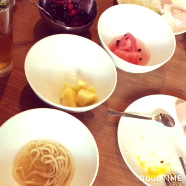 Choicerishのインスタグラム：「朝からハイテンション！w #okinawa #goodmorning #youtube #choicerish #youtube #youtuber #chihiro #trip #airbnb」
