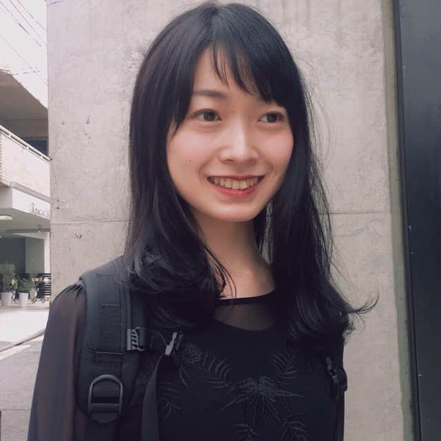 ショートヘアカタログ 紺野 善仙さんのインスタグラム写真 ショートヘアカタログ 紺野 善仙instagram ハイトーンから黒髪にしました 目上ギリギリのパッツン前髪は重すぎたのでアシメショートバングで抜け感をー ショートバング 前髪 黒髪 ショート 髪型 ヘア