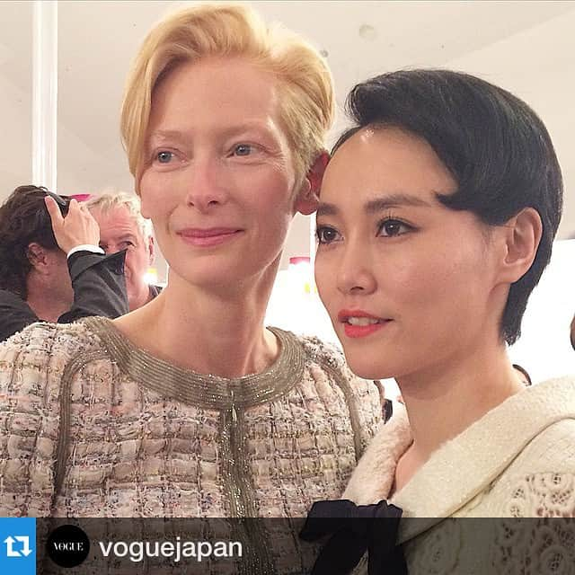 菊地凛子さんのインスタグラム写真 - (菊地凛子Instagram)「#Repost @voguejapan with @repostapp. ・・・ シャネル2015-16クルーズコレクションフロントロー。ティルダ・スウィントンと菊地凛子さん。 @chanelofficial #ChanelCruiseSeoul #TildaSwinton #RinkoKikuchi」5月5日 1時38分 - rinkokikuchi