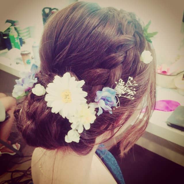 希志あいののインスタグラム：「DMMアワードヘアスタイル♡ お花は手作りヘアアクセです♡」