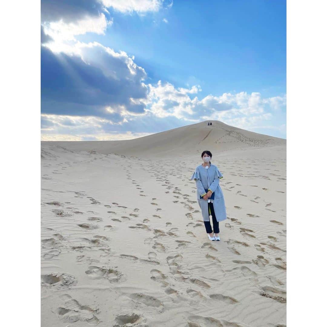 舘山聖奈さんのインスタグラム写真 - (舘山聖奈Instagram)「写真は鳥取砂丘です！！ 何度行っても興奮してしまう場所✨ ⁡ ということで、 ⁡ きょう夜6時30〜は 『フットマップ-鳥取編-』です！ ⁡ ゲストはスマイルさん☺︎☺︎ ⁡ ぜひぜひ、ご覧ください☺️  #フットマップ #offっとまっぷ #鳥取 #カンテレ」2月5日 13時22分 - seina_tateyama_