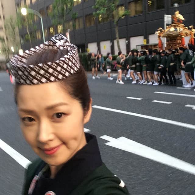 笛木優子のインスタグラム：「今日15時よりBSジャパンて神田祭の中継があります💖😊 ぜひ見てね〜☀️🎶🍧👏」