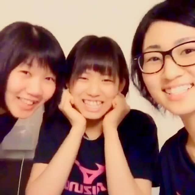 大竹里歩のインスタグラム：「🎥 筋肉痛です。 いや～、でも気持ちいいっ🏃💨笑  明日は久しぶりのＯＦＦです😆❀ いつ見ても笑えるムービー😂🎵笑  #なつさんさりな#テンション最高 #ただいま罰ゲーム恐怖症 .」