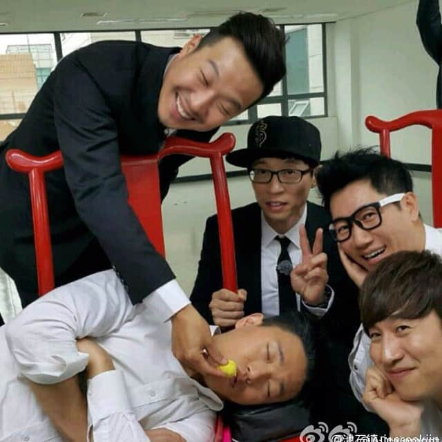 ユ・ジェソクさんのインスタグラム写真 - (ユ・ジェソクInstagram)「It so nice to see how they get along so well tgth 💖 #runningman#sbs#yoojawsuk#leekwangsoo#haha#jisukjin#kanggary」5月16日 12時02分 - yoojaesukkie_