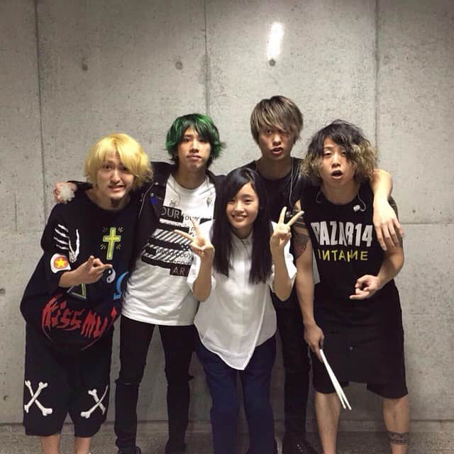 のインスタグラム：「Fujiwara Sakura (サポートゲスト):「ONE OK ROCK 2015「35xxxv」仙台公演2日間ありがとうございました！！自分が信じた事を貫くのが一番カッコいいというtakaさんの言葉を胸にこれからも一生懸命歌い続けようと思いました！！今日も最高にかっこよかった……」 #oneokrock #oneokrockworld #fujiwarasakura」