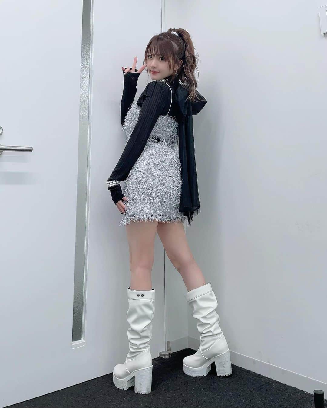 田中れいなさんのインスタグラム写真 - (田中れいなInstagram)「. この服 超超超かわいいんですけどぉぉぉーーーーー🤍🥹🤍 きのうの ...