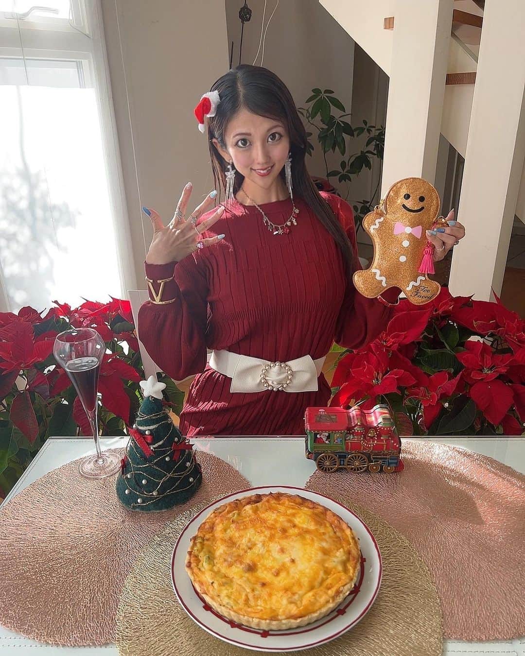 神谷麻美さんのインスタグラム写真 - (神谷麻美Instagram)「💖🚂❄️🎄💖𝕄𝕖𝕣𝕣𝕪 ℂ𝕙𝕣𝕚𝕤𝕥𝕞𝕒𝕤💖⛄️❄🧸💖   #メリークリスマス 💖🎄🎅🏻💖🎁🌈💖✨  素敵なクリスマスを過ごしてね💖🌹💖🏰🌈💖✨」12月24日 15時21分 - asamice428