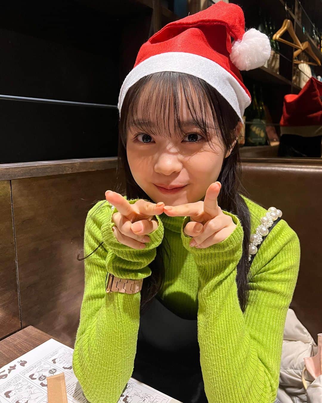 林芽亜里さんのインスタグラム写真 - (林芽亜里Instagram)「🎀 ⁡ Happy Merry Christmas🎄.*♡ (ハッピーメアリークリスマス)🎅笑 ⁡ プレゼントでファンの子に頂いた被り物を沢山つけました🦌♡ ⁡ お洋服もグリーンでクリスマス気分🤍 ⁡ 素敵なクリスマスを~！！ ⁡ ⁡ #林芽亜里 #MerryChristmas」12月24日 17時55分 - meari__hayashi