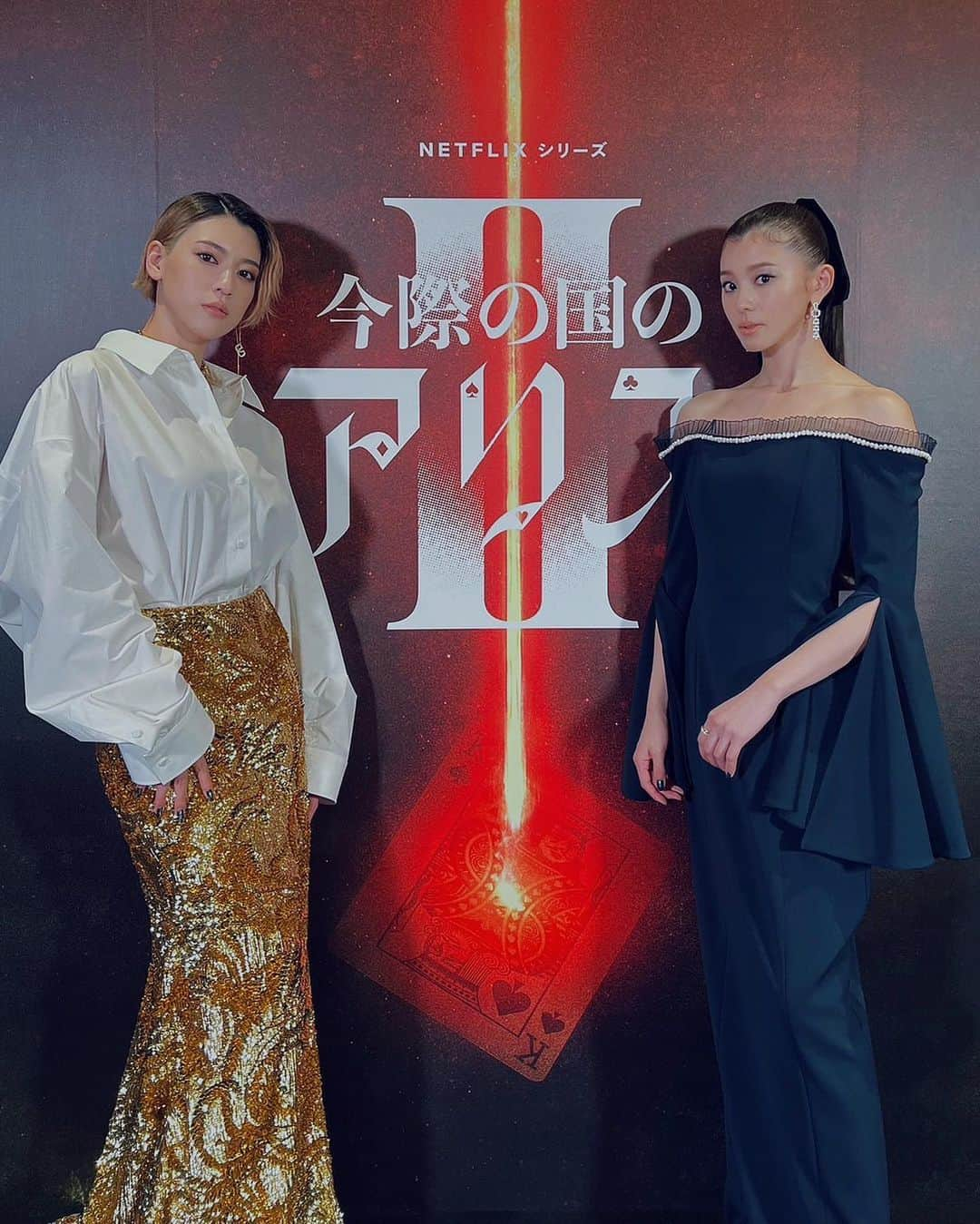 三吉彩花さんのインスタグラム写真 - (三吉彩花Instagram)「♥️♠️♦️♣️ @netflixjp   Even though it hasn't been long since we started, we've received a lot of feedback and love from all over the world. I want to return that love carefully.  Thank you for loving Ann.♦️  And two shots of lovely NIRAGI and KUINA. They had a good relationship with each other in the movie, but they respect each other as actors in real life. I'm happy to be surrounded by such wonderful people.  Once again, I would like to thank everyone!!!  #aliceinborderland  #今際の国のアリス」12月24日 19時17分 - miyoshi.aa