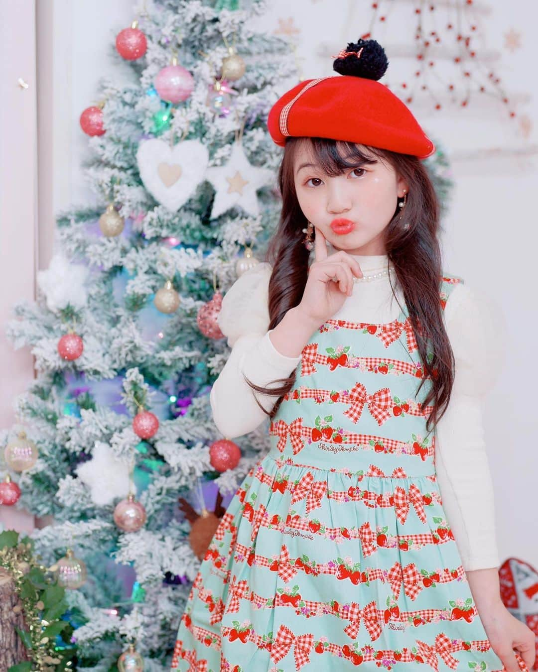 はねまりさんのインスタグラム写真 - (はねまりInstagram)「⭐️🎄Merry Christmas🎄⭐️ はねまりちゃん午前終了式、午後ダンスレッスン、帰宅は20：00😅晩ご飯はラーメンです🍜ちょっと寂しい」12月24日 20時11分 - hanemarisworld