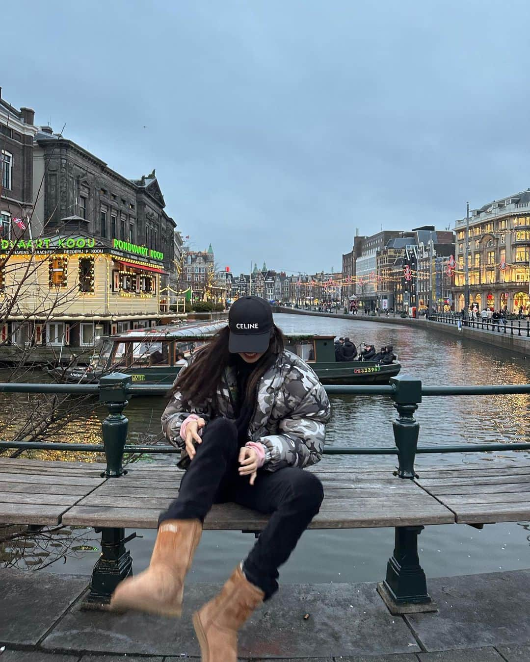 リサさんのインスタグラム写真 - (リサInstagram)「Thank you Amsterdam! 🇳🇱I had a great time💓 hope everyone has a Merry Christmas and Happy Holidays」12月24日 22時39分 - lalalalisa_m