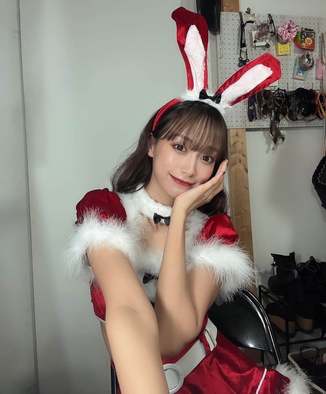 岡島彩花さんのインスタグラム写真 - (岡島彩花Instagram)「メリークリスマス🎄🐰❤️  #クリスマス  #サンタコス  #うさぎサンタ」12月25日 8時03分 - okajima_ayaka