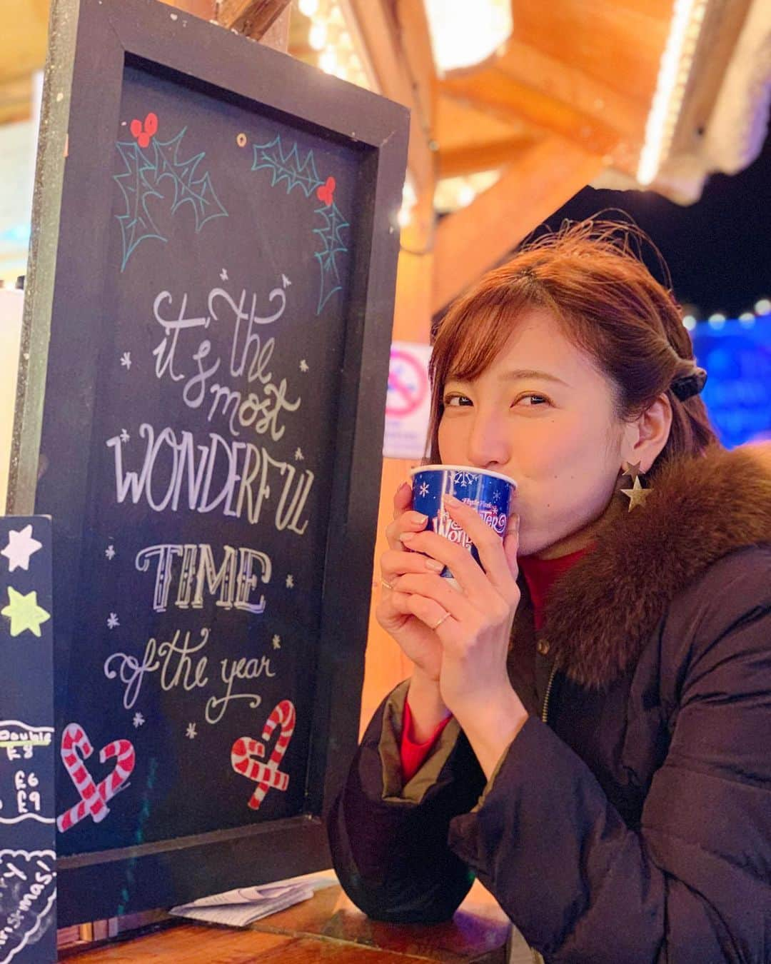 小澤陽子さんのインスタグラム写真 - (小澤陽子Instagram)「❄️🎄 Merry Christmas 🎄 ❄️  #入社してからは #クリスマスと無縁 #なので #2018年 #年越しロンドン の写真 #WinterWonderland  国によっては、クリスマスの イルミネーションを、年越しまで 残しておくところもあるんですね☺️🎄 おかげで味わえた2018年の想い出です💭  さて！  今日も中継がんばってきます⛸❄️ 全ての選手が、想い想いの演技をできますように…。  #全日本フィギュアスケート選手権 今日は、#男子フリー 決戦の日です🔥  ちなみに、、 有馬記念は、仕事に集中して買いそびれてしまうので、 もう買いました！！笑🏇 本命はもちろん…🫶🏻  #夢のグランプリ #有馬記念」12月25日 11時09分 - yoko.ozawa729