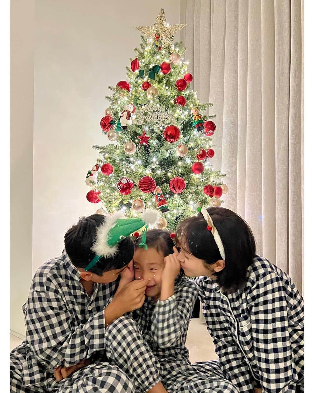 ハン・ジミンさんのインスタグラム写真 - (ハン・ジミンInstagram)「. Merry Christmas 🎄」12月25日 12時13分 - roma.emo