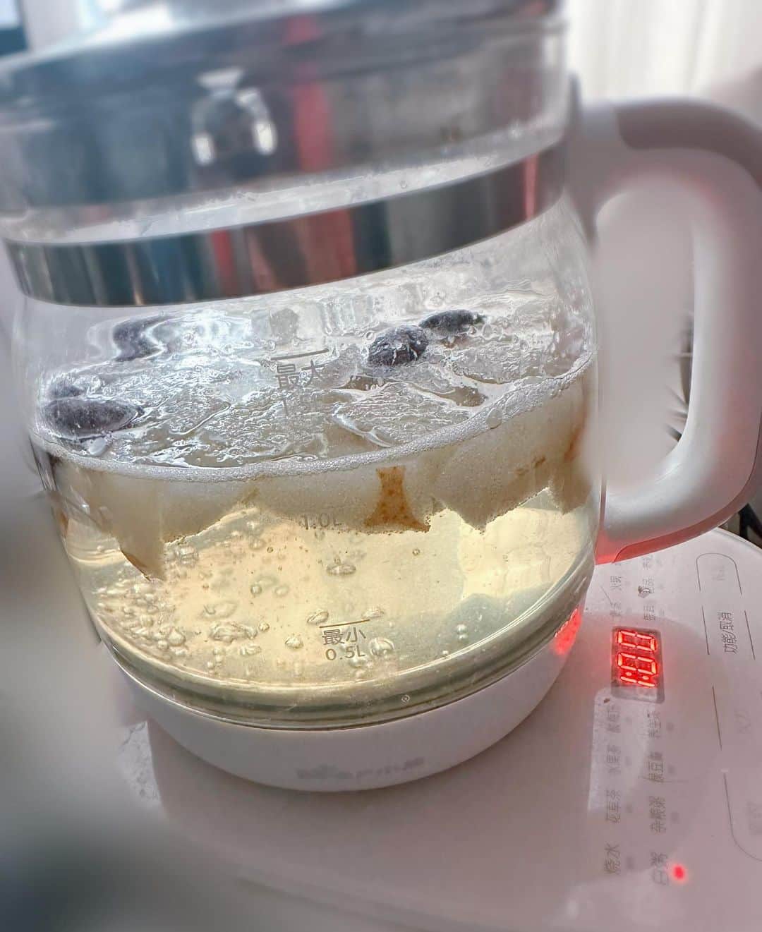 千夜未来さんのインスタグラム写真 - (千夜未来Instagram)「🧚（🐑了） 😷🤒️ 咳止めのレシピを家で作りました」12月25日 14時16分 - senyamiku