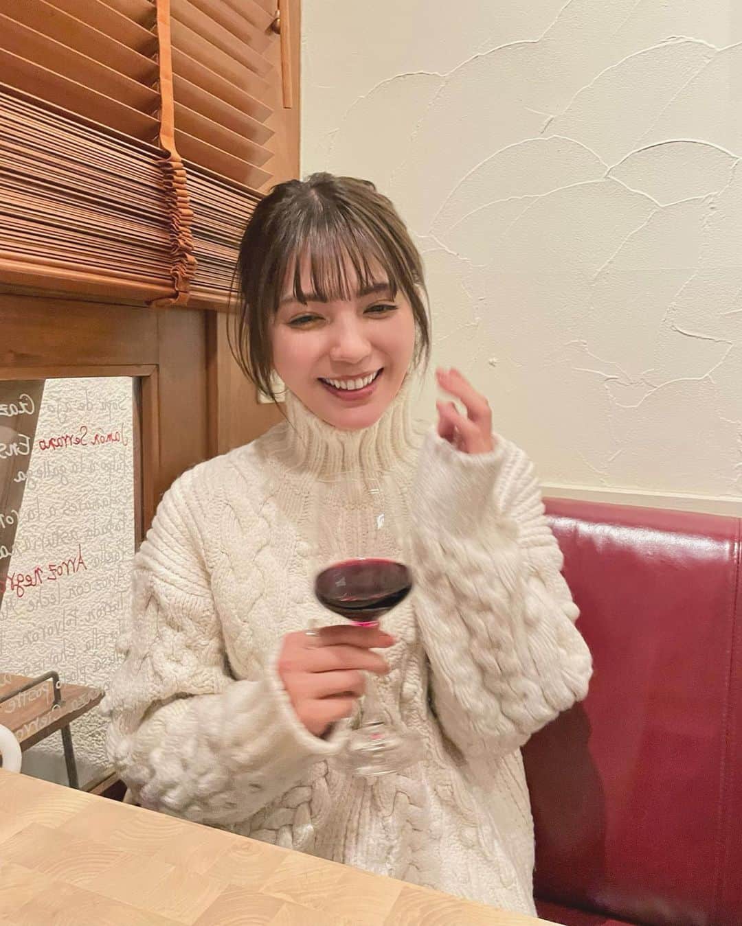 南里美希さんのインスタグラム写真 - (南里美希Instagram)「🎄  Happy Christmas!  たくさんワイン飲んじゃっていい日。 みなさま良い夜を🍷🍷  #1225」12月25日 19時26分 - mikinanri_official