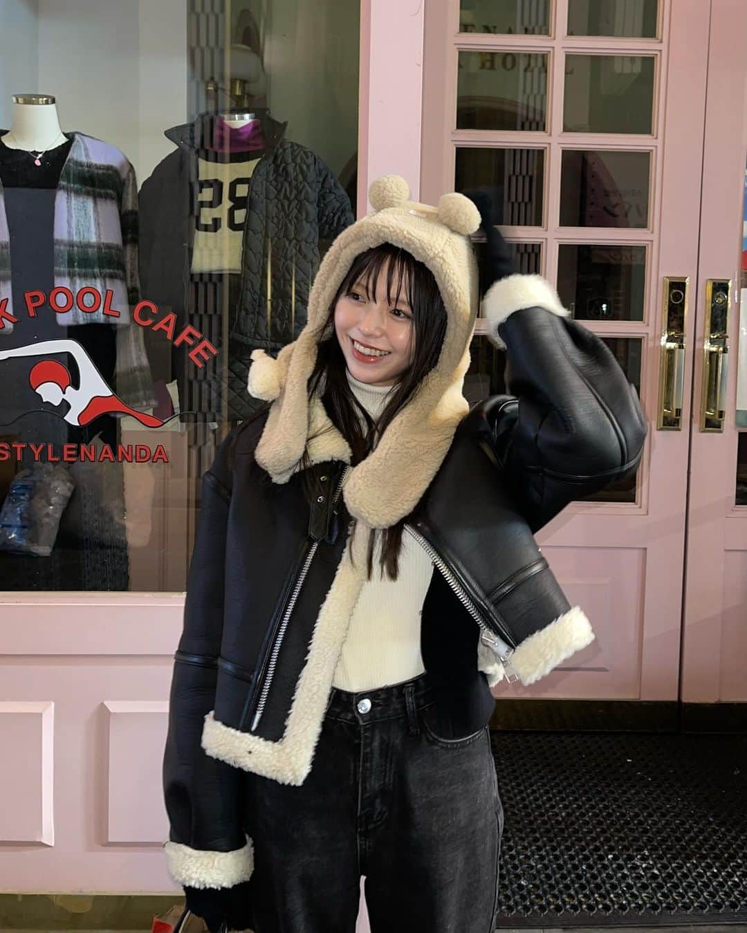 鈴木ゆうかさんのインスタグラム写真 - (鈴木ゆうかInstagram)「.  메리크리스마스 MerryChristmas♡  自分サンタでプレゼントは韓国旅行だよ 皆様素敵な夜を過ごしてね🎅🏻🎄」12月25日 19時31分 - yuu_pl