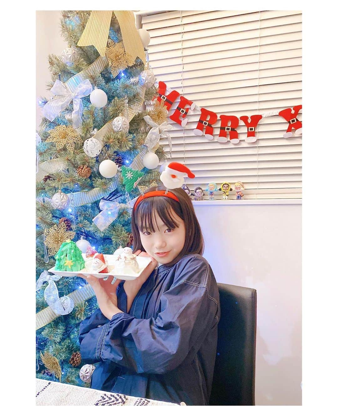 稲垣来泉さんのインスタグラム写真 - (稲垣来泉Instagram)「🎄 ❤️Merry Christmas！！💚 . . . #メリークリスマス #今年はプチケーキたくさん #🎄🎅」12月25日 20時29分 - kurumi_inagaki