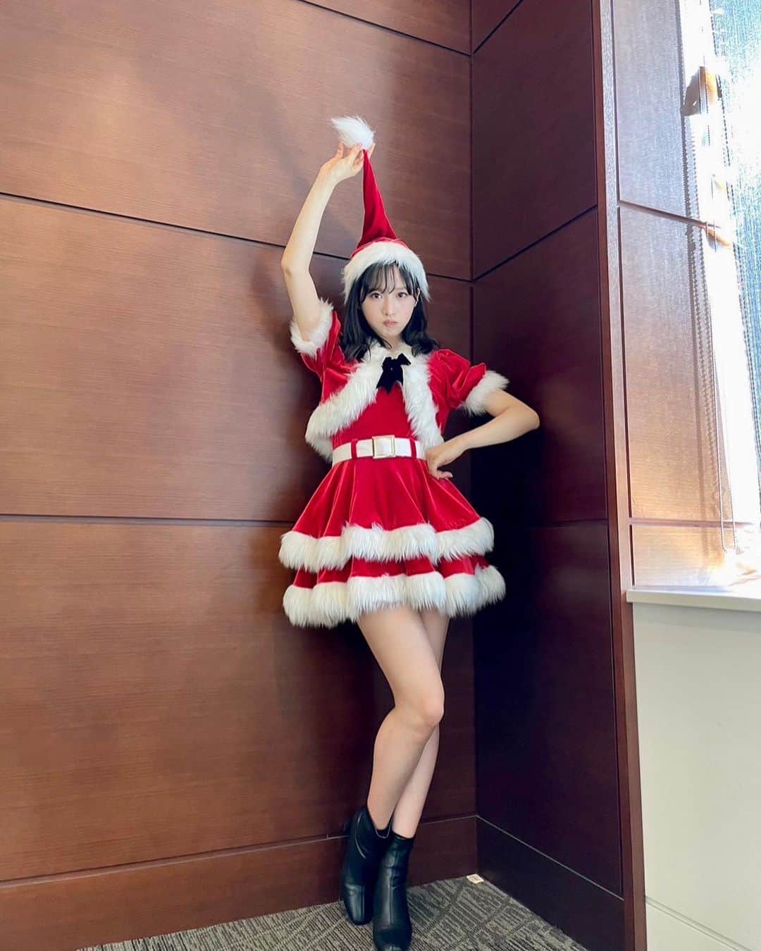 小栗有以さんのインスタグラム写真 - (小栗有以Instagram)「Merry Xmas🧑‍🎄🎄🤍  #MerryChristmas #サンタコス」12月25日 21時32分 - yuioguri_1226