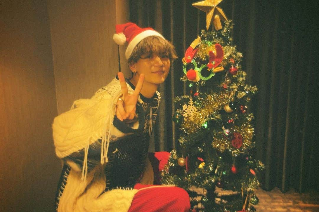 中島颯太さんのインスタグラム写真 - (中島颯太Instagram)「Merry Xmas🎄  これは写真集のオフショット‼️  予約できましたか？？ お待ちしております😘  #FANTASTICS #クリスマス  #中島颯太 #写真集 #そた本」12月25日 22時14分 - sotanakajima_official