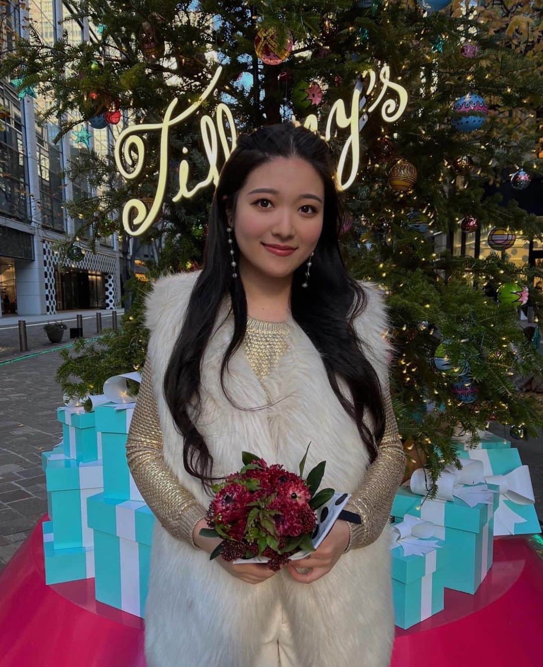 若本美夏海さんのインスタグラム写真 - (若本美夏海Instagram)「Merry Merry Christmas🤍  みなさん素敵なクリスマスを🌙」12月25日 23時07分 - minami_wakamoto