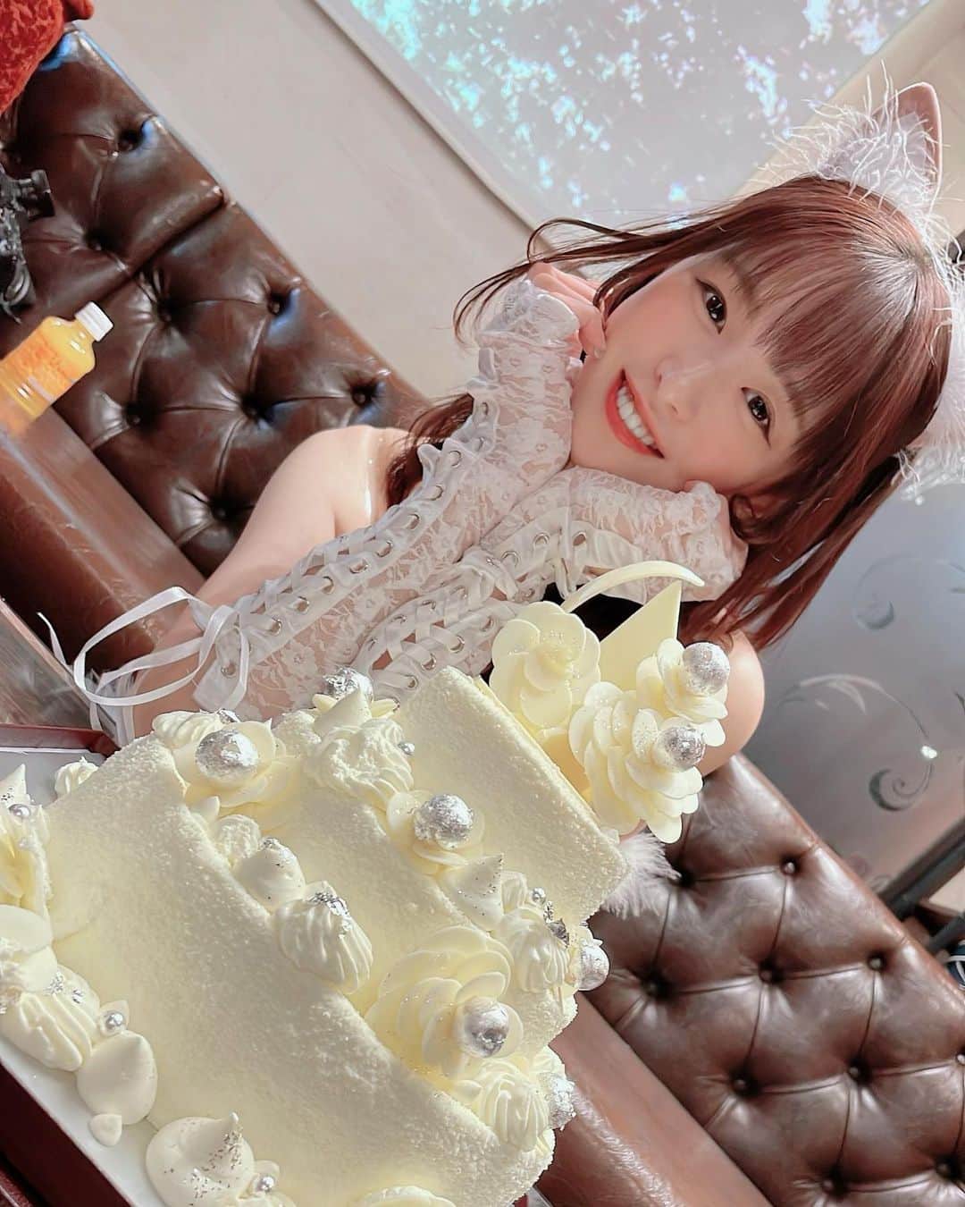 二宮ひかりさんのインスタグラム写真 - (二宮ひかりInstagram)「・ ・ こういうケーキとか用意してくれるの ほんとに優しいよね。🎂♡♡ とっても可愛くて美味しかった！ ありがとう～～～🐰♡ ・ ・ #二宮ひかり #にのひー #手のひらサイズ #アタッカーズ専属 #アタッカーズ #クリスマスケーキ」12月26日 3時10分 - hikari_ninomiya_