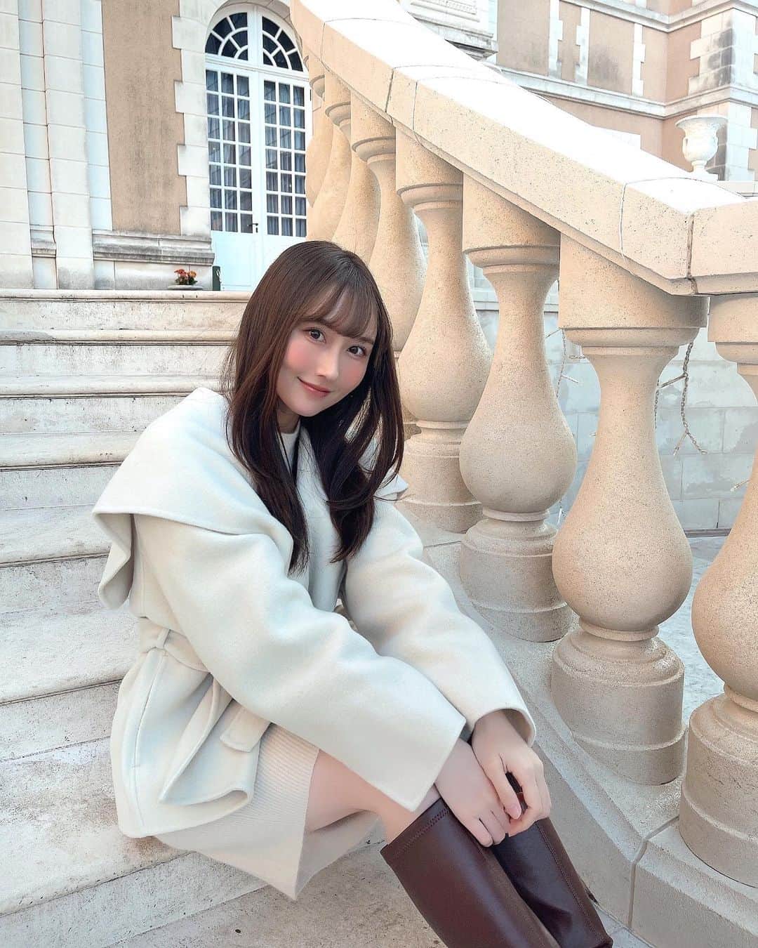 矢倉楓子さんのインスタグラム写真 - (矢倉楓子Instagram)「気づいたら白いお洋服ばっかり着てる🤍✨  #ワンピース  #snidel  #コート  #frayid  #ホワイトコーデ」12月26日 20時53分 - fufu_ice