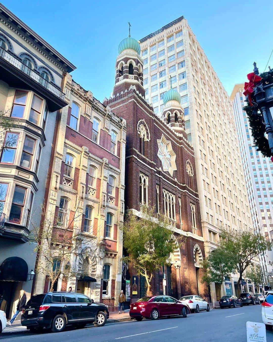 村主章枝さんのインスタグラム写真 - (村主章枝Instagram)「Very cold weather for couple days so I couldn't walk outside to explore but New Orleans is a very pretty city. Can't forget the cute and tasty beignets😋💗  ここ数日間、とても寒い天気だったので、外に出て探索することはできませんでしたが、ニューオーリンズはとてもきれいな街でした！可愛くて美味しいベニエも忘れられないです❣️ #neworleans  #neworleansfood  #beignets」12月27日 5時07分 - fumie.suguri