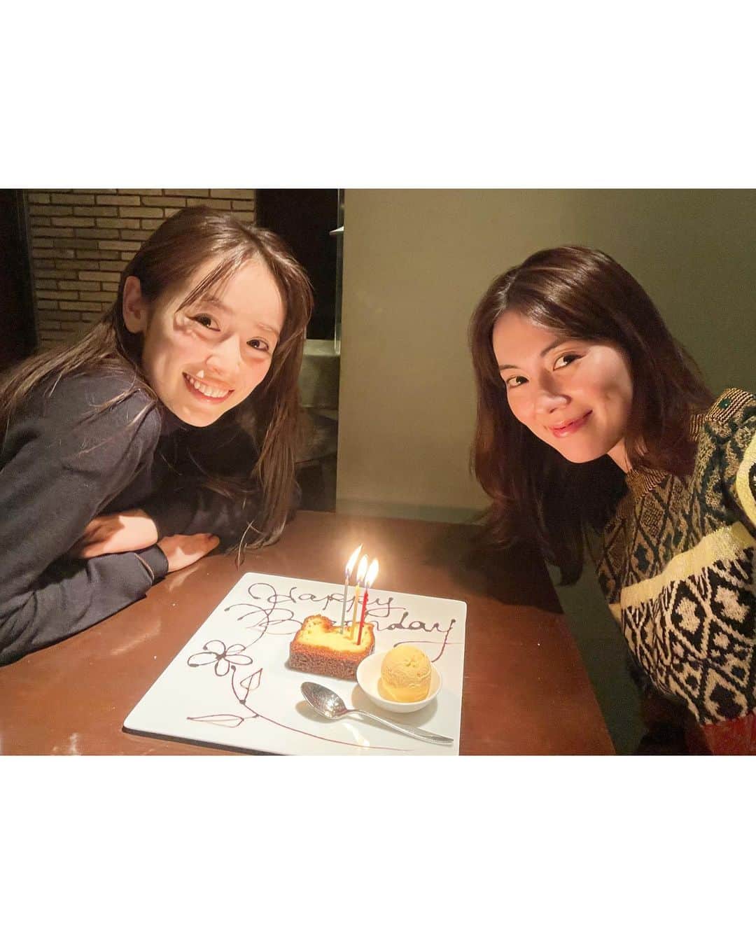 安座間美優さんのインスタグラム写真 - (安座間美優Instagram)「昨日誕生日を迎えました。 いくつになってもお祝いしてもらえるのは嬉しいですね🎂  支えてくれているすべての方に感謝です！ いつもありがとうございます♡  これからもよろしくお願いします😊  #birthday」12月27日 9時50分 - mew_azama