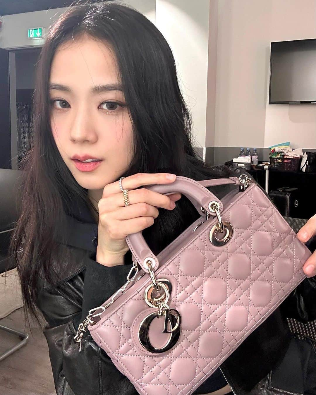 ジスさんのインスタグラム写真 - (ジスInstagram)「♡ @dior #dior ♡」12月27日 13時10分 - sooyaaa__