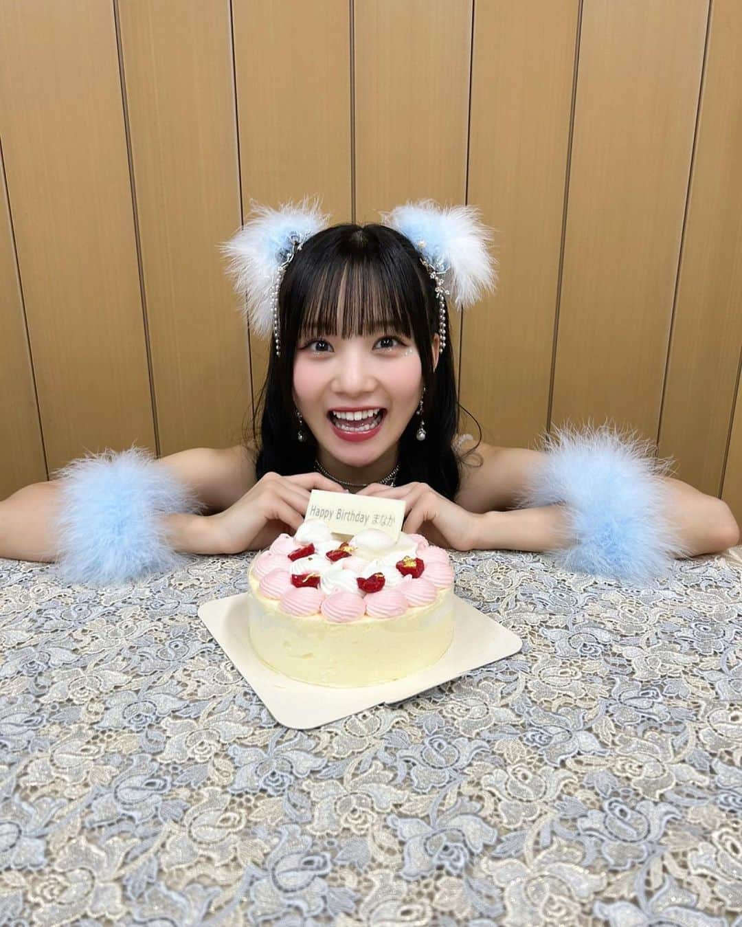 稲場愛香さんのインスタグラム写真 - (稲場愛香Instagram)「🎂💓 本日、12月27日で25歳になりました☺️🫶🏻 ⁡ ⁡ バースデーイベント2公演 来てくださった皆さん、応援してくれていた皆さん ありがとうございました〜！！！ ⁡ 本当に楽しかった🥰 あまり緊張せずに楽しめて良かったああ←めずらしい！ ⁡ ⁡ 25歳も自分らしくがんばりまなかんします🙌🏻 ⁡ よろしくお願いします💓 ⁡ ⁡ ⁡ #稲場愛香 #25歳 #バースデー #バースデーイベント  #ありがとうございました #楽しかった  #コーナーMC #鈴木啓太 さん #面白くしてもらって感謝です  #罰ゲームみたいな写真はコーナーの一コマ 笑 #25歳もよろしくお願いします 🤍」12月27日 22時18分 - manaka_inaba.official