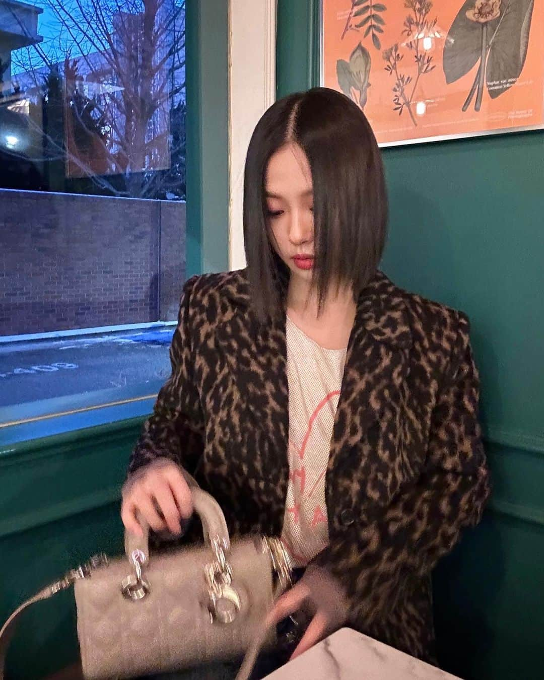 コ・ミンシさんのインスタグラム写真 - (コ・ミンシInstagram)「@Dior #Dior #LadyDior」12月28日 13時39分 - gominsi