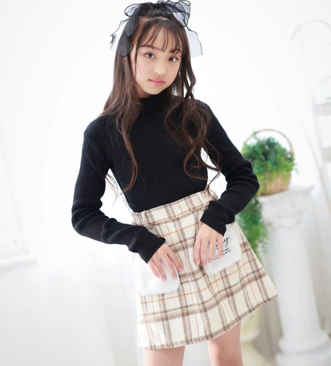 米国で人気の絵文字トップ 5 は 😂、👍、❤️、🤣、😢