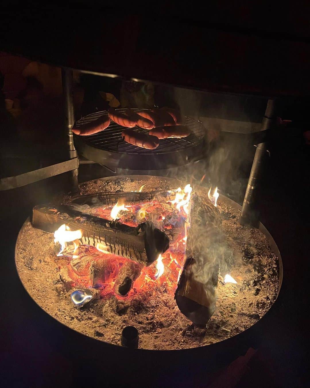 東野佑美さんのインスタグラム写真 - (東野佑美Instagram)「📍Rovaniemi, Finland トナカイにソリを引いてもらって 一緒に凍った湖の上を夜散歩🦌🛷❄️❤️💚  #フィンランド #ロヴァニエミ #トナカイ #ヨーロッパ周遊  #finland #rovaniemi #apukkaresort #traveltheworld #travellife」12月28日 20時41分 - yumi.higashino