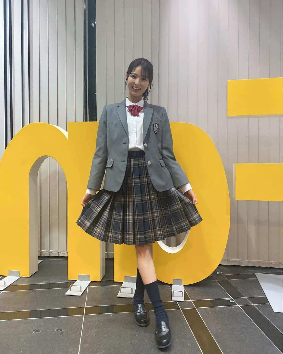 山下七子さんのインスタグラム写真 - (山下七子Instagram)「久しぶりの制服にテンションがあがっちゃって写真沢山撮って頂きました🤳✨✨  また放送近くなりましたらお知らせさせて下さい✊🏻💫 #福岡県#タレント#制服#ブレザー#チェックスカート#ローファー#ポニーテール#制服コーデ」12月28日 21時53分 - yamashita_nanako