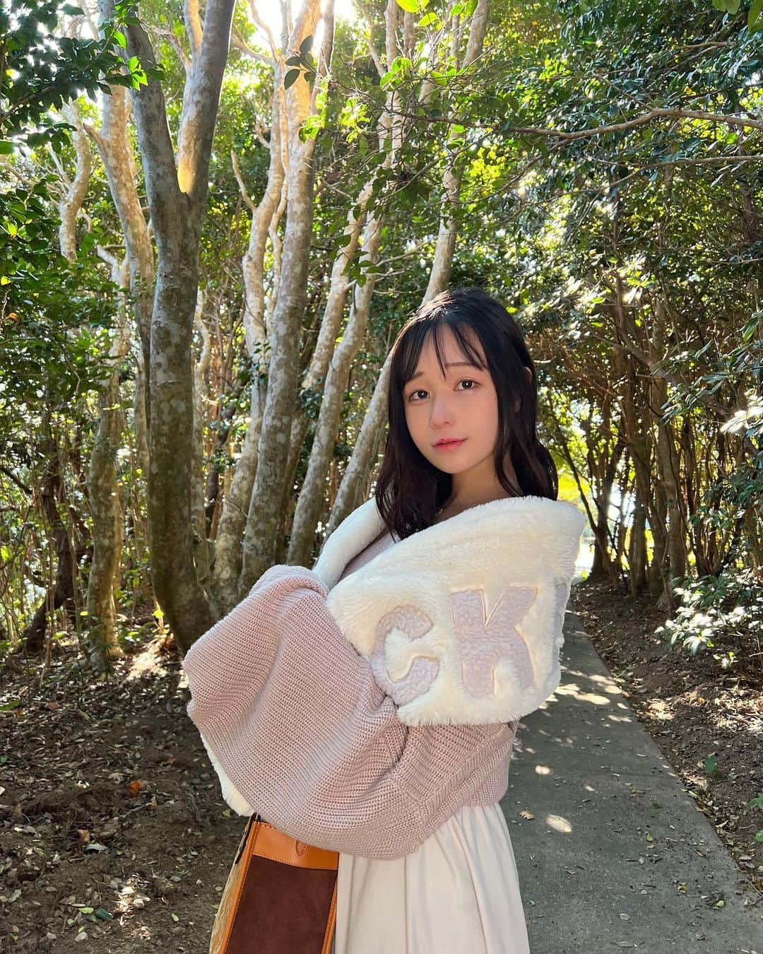茜さやさんのインスタグラム写真 - (茜さやInstagram)「和歌山の素敵な場所🌳🌳✨  #和歌山　#串本 #串本町　#海金剛 #日米修好記念館 #wakayama #wakayamagram #kushimoto #japanesegirl #portrait」12月28日 23時39分 - saya.akane