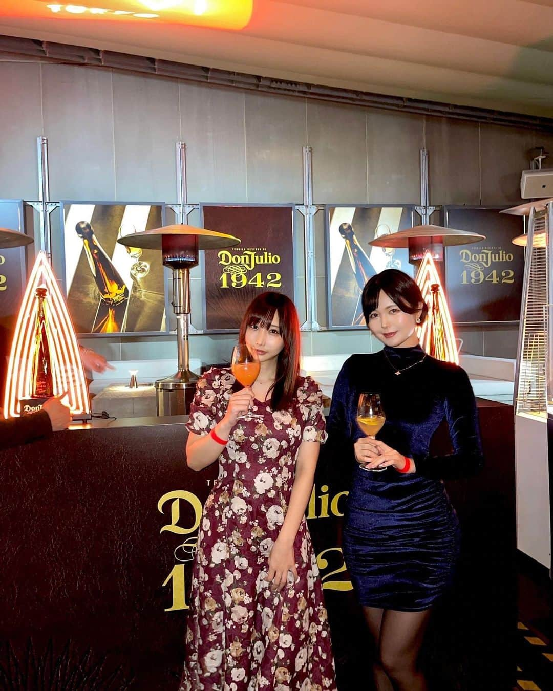 九条ねぎ あぴるさんのインスタグラム写真 - (九条ねぎ あぴるInstagram)「I went to the reception party with my friend raimu❤️ I love tequila!🍸  @donjuliotequila のレセプションパーティーにらいむちゃんと行きました💖 テキーラ大好き！美味しくてたくさん飲みました💕  会場がずっと行ってみたかった　@celavitokyo でめちゃめちゃ映え空間で楽しかった⁽⁽ଘ( ˊᵕˋ )ଓ⁾⁾✨✨  #celavitokyo #tokyo #shibuya #japanesegirl」12月29日 17時31分 - negi_kujyo