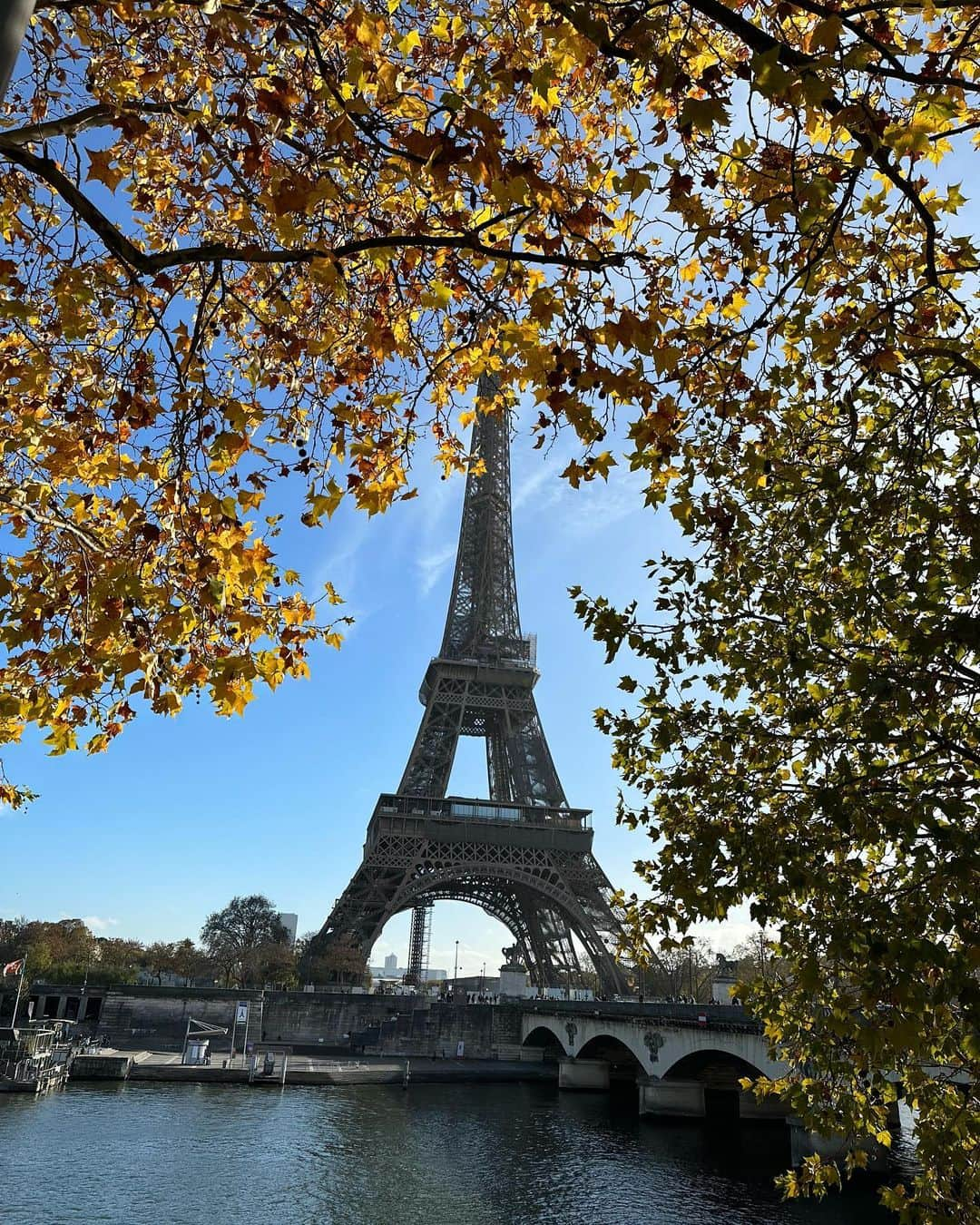 丹羽仁希さんのインスタグラム写真 - (丹羽仁希Instagram)「First time in Paris 🇫🇷✨  遅くなりましたがヨーロッパ旅を載せようかと☺️ 初めてだったので定番のエッフェル塔と クロワッサンばかりです笑　#ザ観光客笑　#paris」12月29日 20時39分 - __niki22