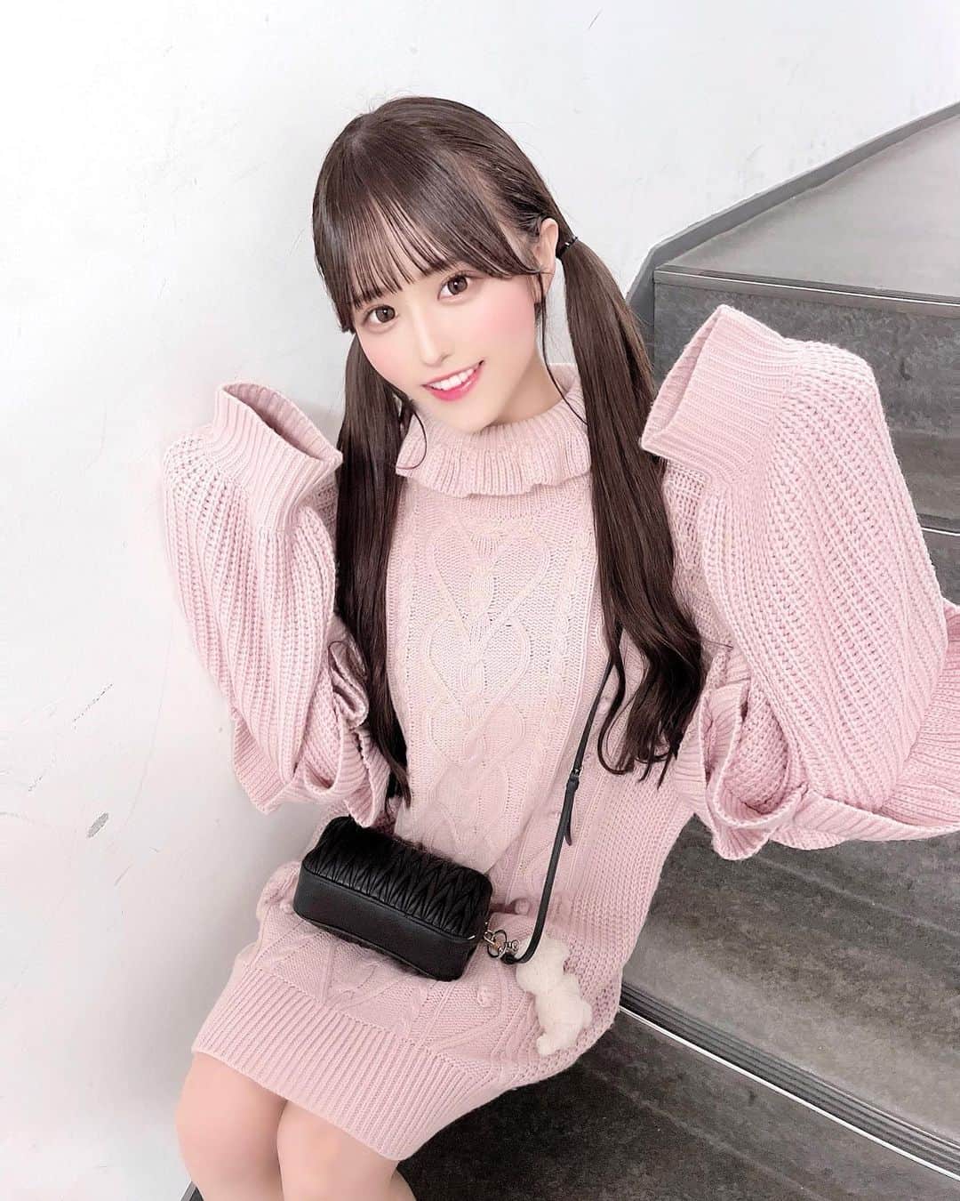 葉月沙耶さんのインスタグラム写真 - (葉月沙耶Instagram)「pink  knit 🪞🩰🪄」12月29日 22時44分 - sayapon_310