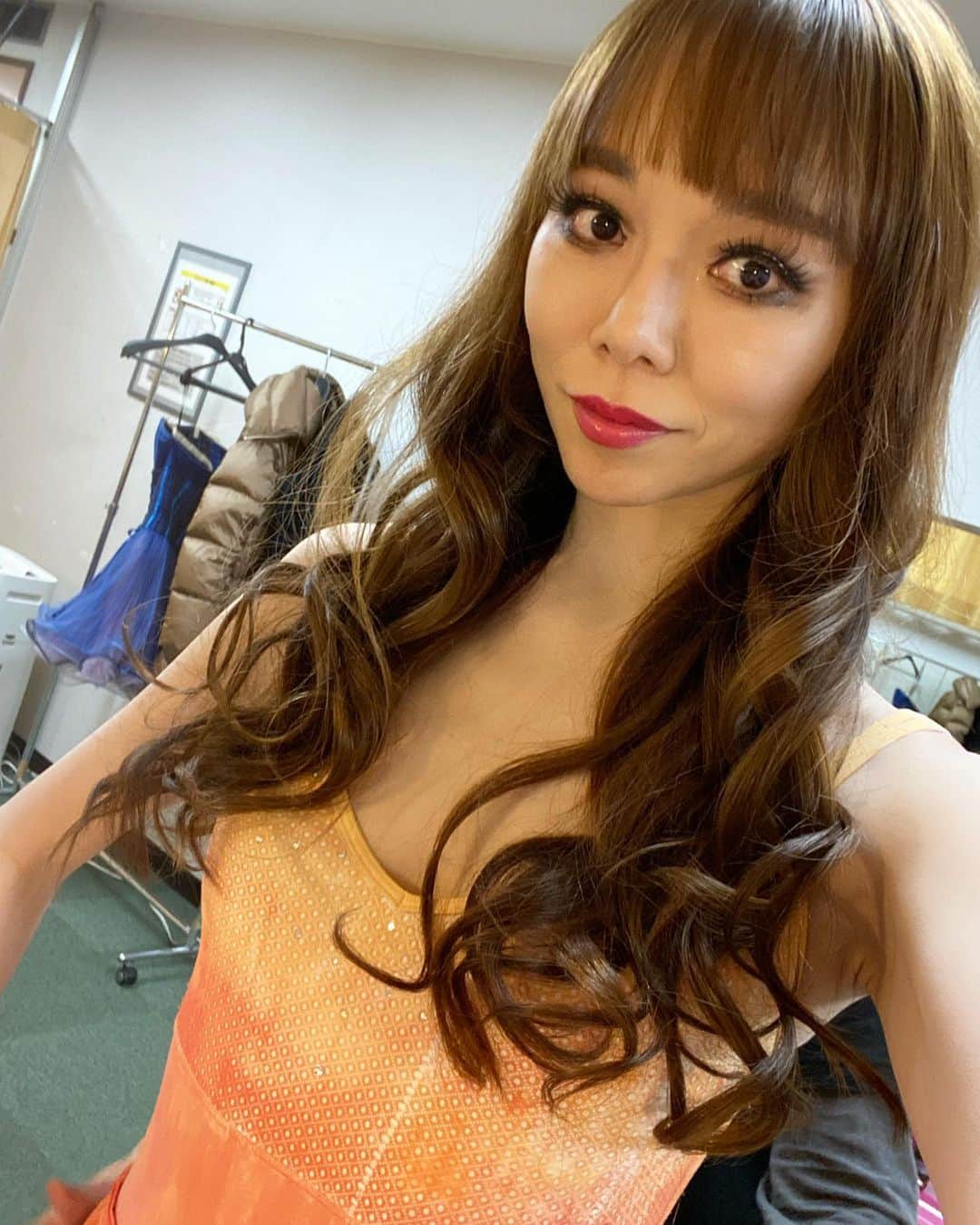 上野水香さんのインスタグラム写真 - (上野水香Instagram)「共演の、康雄くんとブラウ、 お世話になりました✨✨ @yasuoatsuji  @braulioalvarez9876   ショパンのノクターンを石田泰尚さんの演奏とコラボして、ブラウの振付で、、  そして、ジョゼマルティネズさん振付のドリーブ組曲を康雄くんとの初共演で、、  舞台、バレエに対して真っ直ぐな情熱をもつ2人との共演は、わたしの踊りにポジティブなエネルギーをもたらしてくれる✨✨  楽しかった！  いつもありがとう！！  1枚目から3枚目 マネさん撮影シリーズ」12月30日 2時38分 - mizukaueno