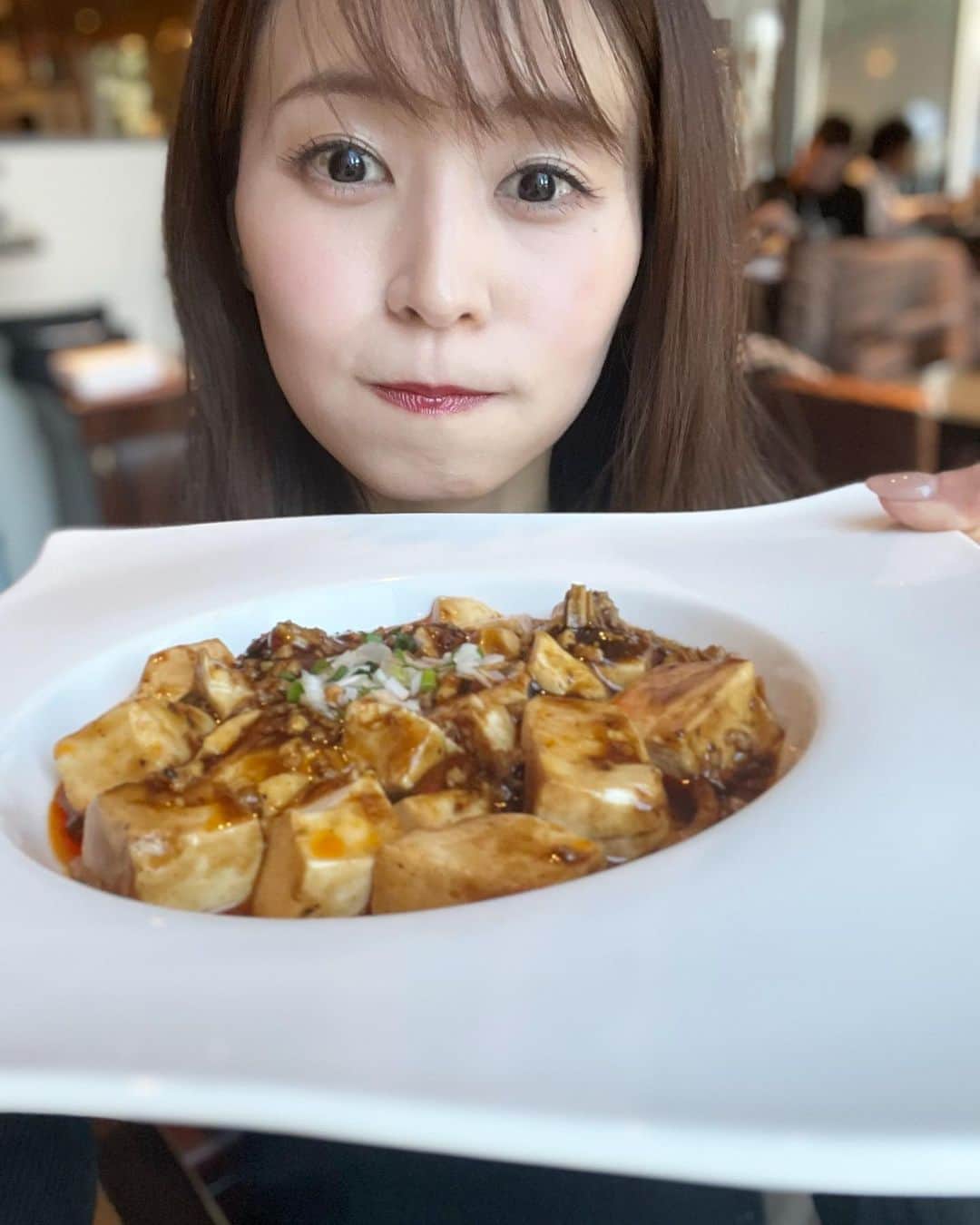 大家彩香さんのインスタグラム写真 - (大家彩香Instagram)「みなさん 年末、いかがお過ごしでしょうか？❤️  私は、東京の実家に帰省しています😊♥️  なんだか辛い物が食べたくて..  トムヤムクンに麻婆豆腐を 頂きました♡♡♡  #札幌テレビ #stv #どさんこワイド朝 #大家彩香 #アナウンサー #女子アナ #女子アナコーデ #大人コーデ #年末年始 #タイ料理 #中華 #ランチタイム #麻婆豆腐 #帰省中 #リフレッシュ」12月30日 10時37分 - ayaka_oie_official