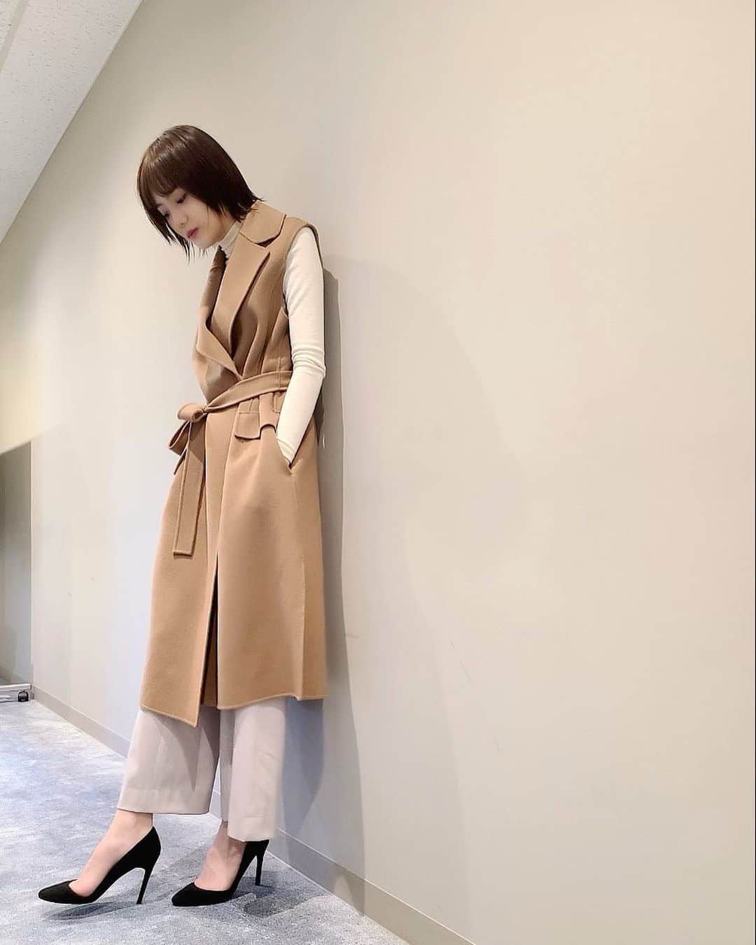 松井愛莉さんのインスタグラム写真 - (松井愛莉Instagram)「@maxmara のお衣装さん。  とても軽くて着心地が良すぎる そしてさらっとおしゃれ✨  タイプなお洋服って本当に気分があがるね❤️」12月30日 13時10分 - airi1226_official