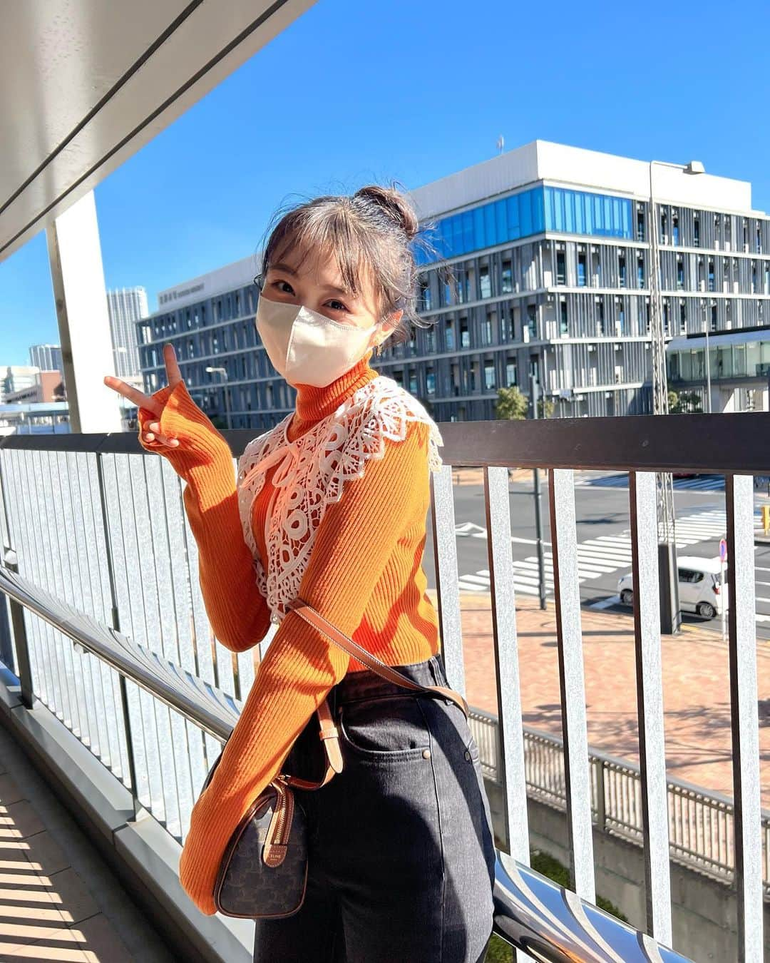 林芽亜里さんのインスタグラム写真 - (林芽亜里Instagram)「🎀 ⁡ ある日の行動🏃‍♂️ ⁡ 豊洲市場をぶらぶらぶら🐟 でっかいマグロと記念撮影📷笑 ⁡ からの ⁡ 日比谷ランチ🍽 美味しかった~！ ⁡ からの ⁡ ｢ラーゲリより愛を込めて｣観る とてもとても感動😭 ⁡ からの イルミネーション✨ 寒かった🥶 ⁡ ⁡ そんな1日の私をご覧くださいませ笑 ⁡ ⁡ ⁡ #林芽亜里 #映画 #イルミネーション」12月30日 17時49分 - meari__hayashi